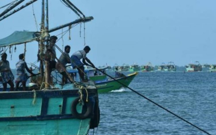 இலங்கையில் இருந்து நாகப்பட்டினம் மீனவர்கள் 12 பேர் விடுதலை...!!!